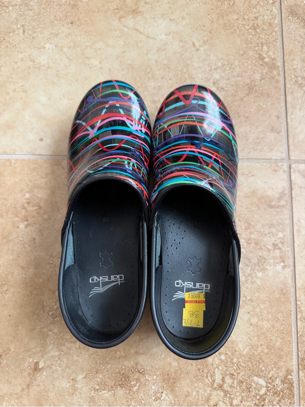 Dansko Womens Black Multi-Color Patterned Clogs size 38 - Picture 4 of 6